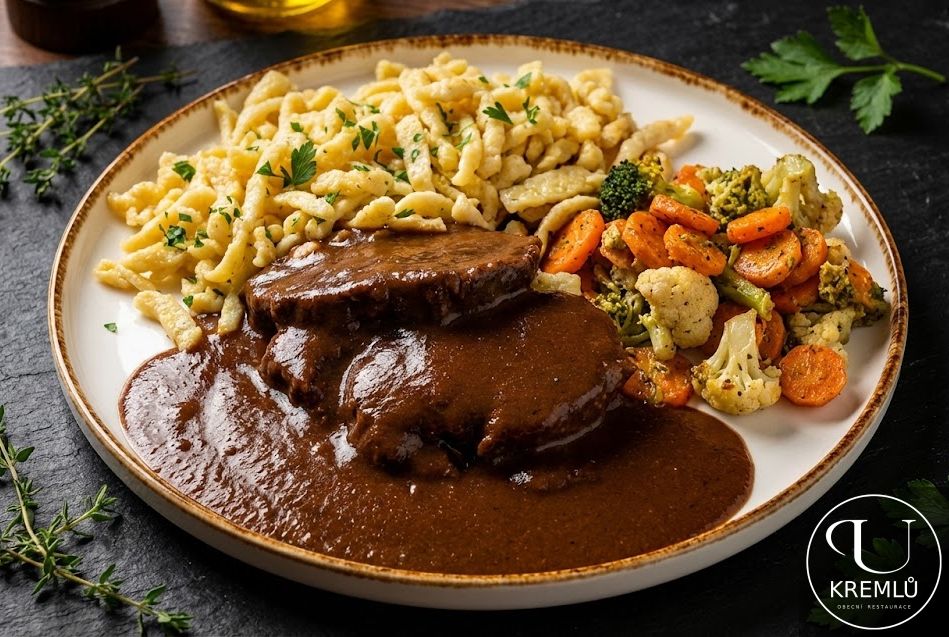 150g Hovězí na červeném víně, bretaňská zelenina, špecle